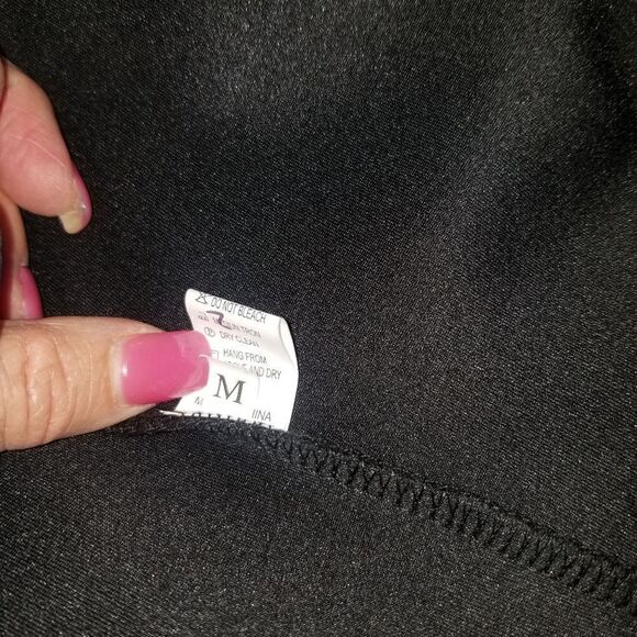 Ruffle Shoulder Bandage Dress med nwot - Picture 5 of 6